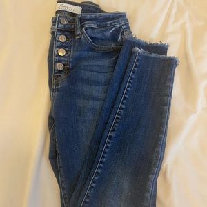 Button Fly Buckle 7/8 Length Jeans with Raw Hem